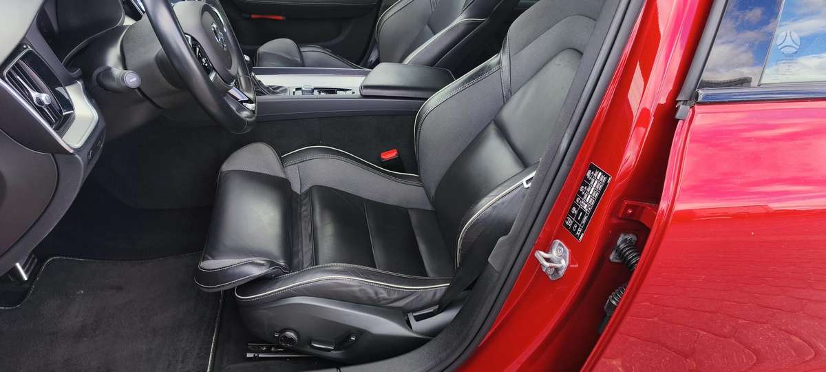 Volvo S60, 2.0 l., Седан