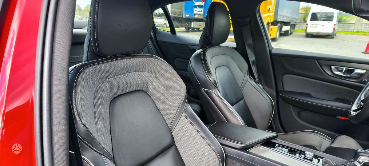 Volvo S60, 2.0 l., Седан