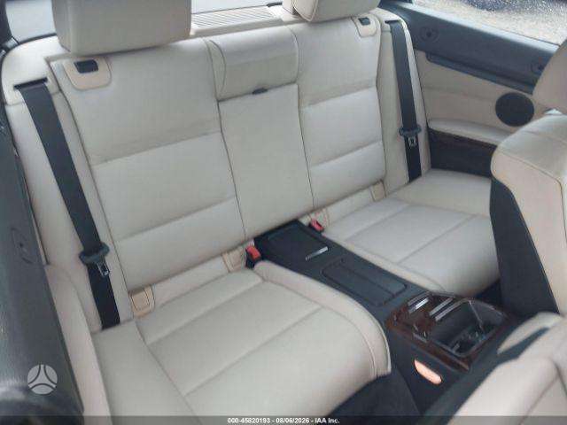 BMW 335, Седан