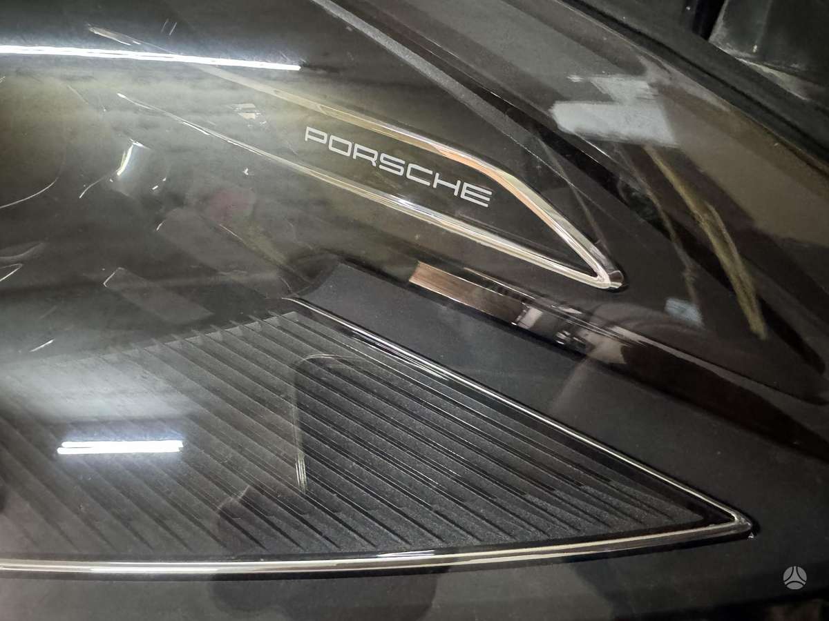 Porsche Macan žibintai
