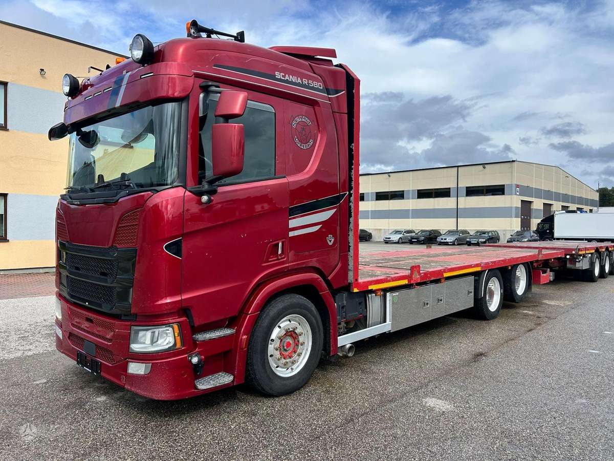 Scania R580, platformos