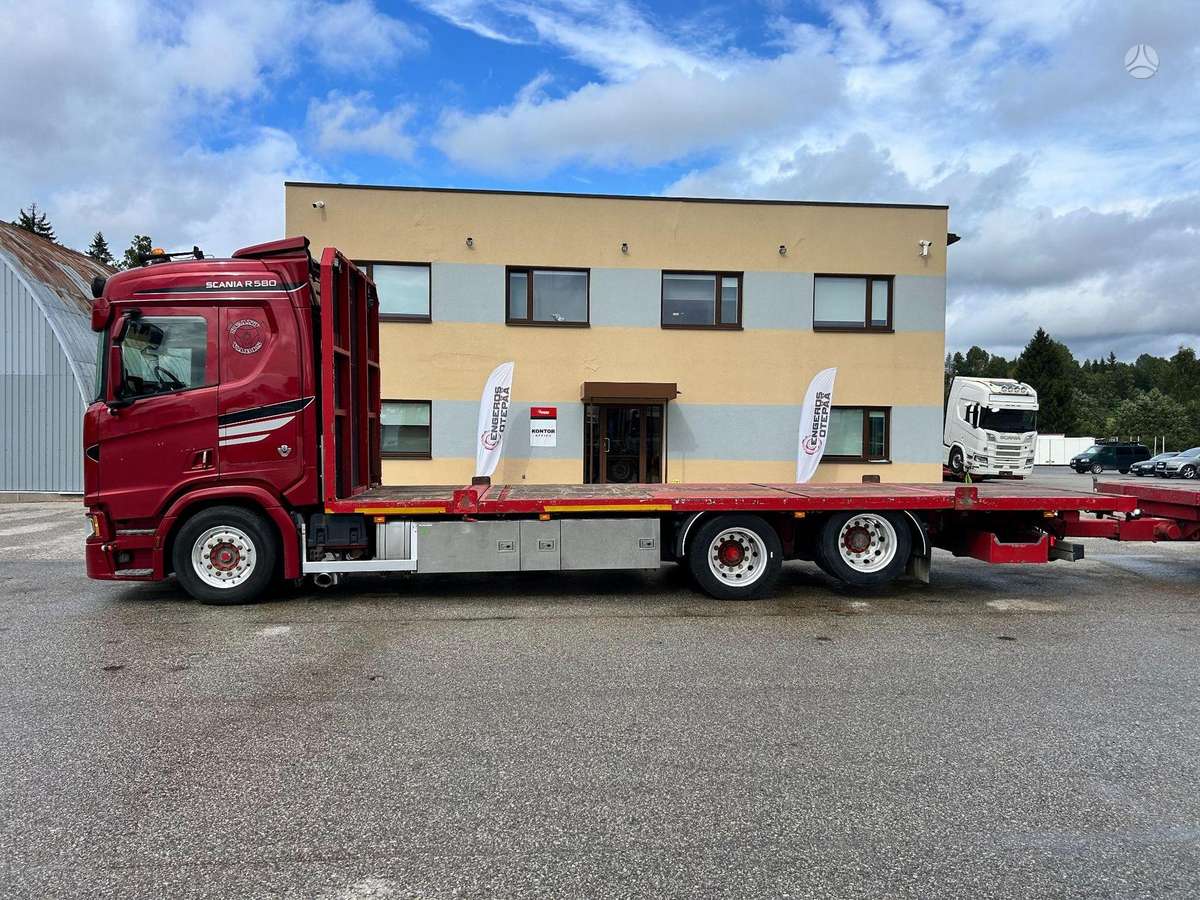 Scania R580, platformos