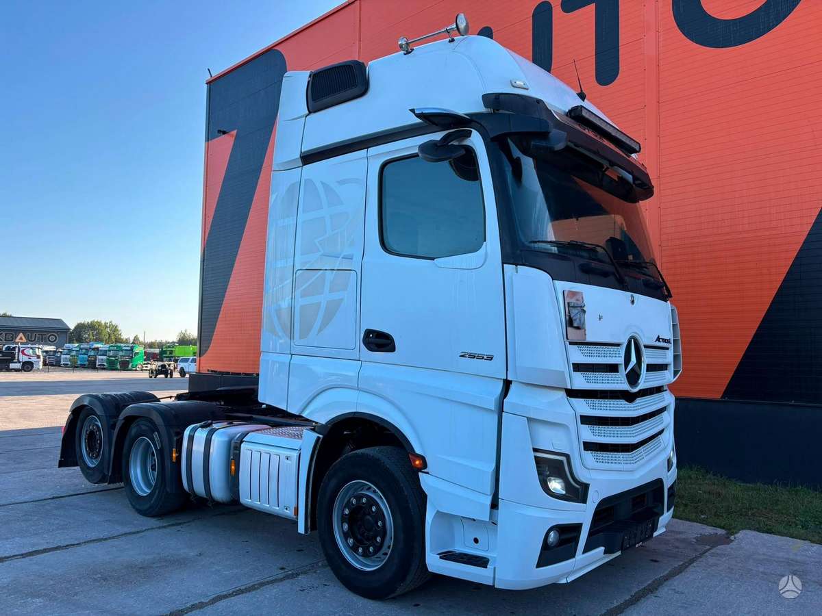Mercedes-Benz Actros L 2553 6x2, single sleeper