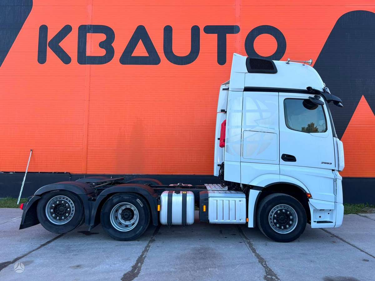 Mercedes-Benz Actros L 2553 6x2, single sleeper