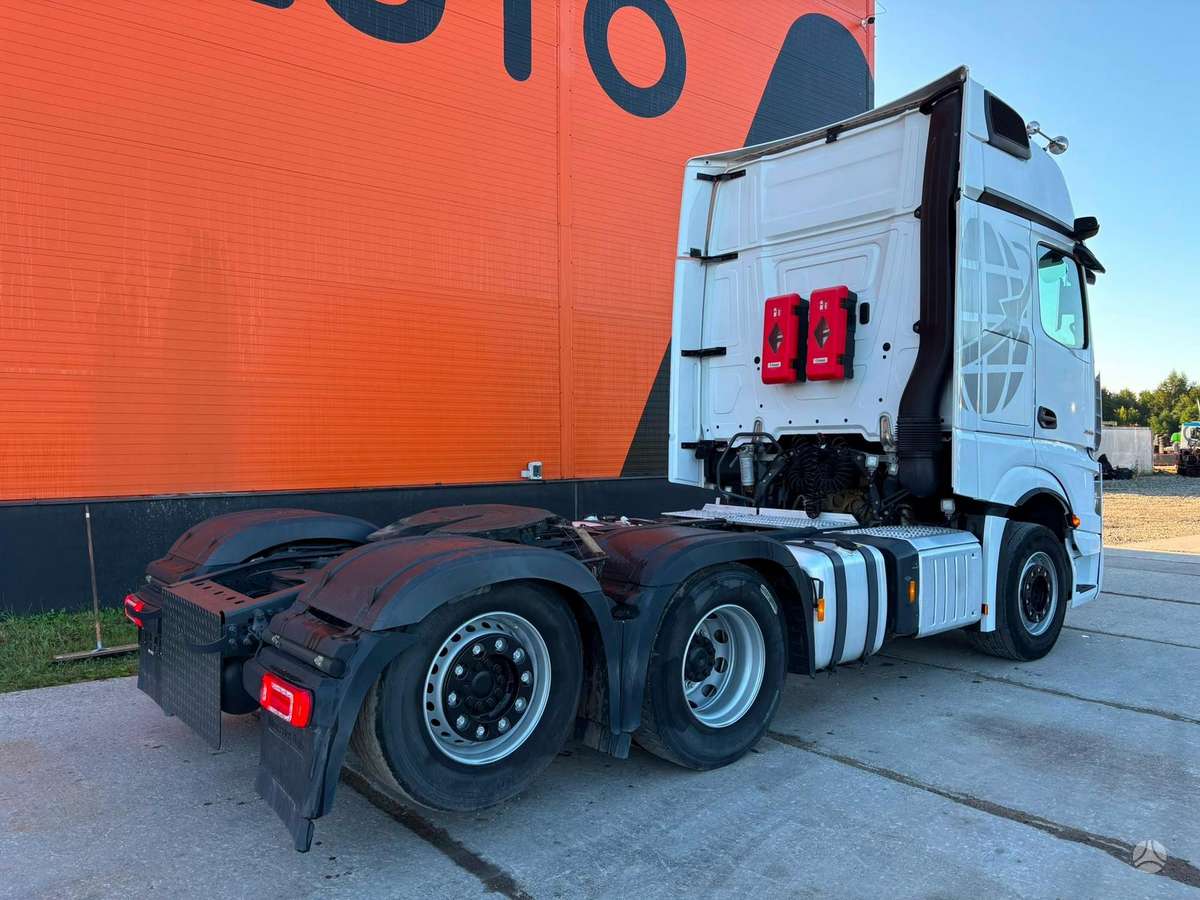 Mercedes-Benz Actros L 2553 6x2, single sleeper