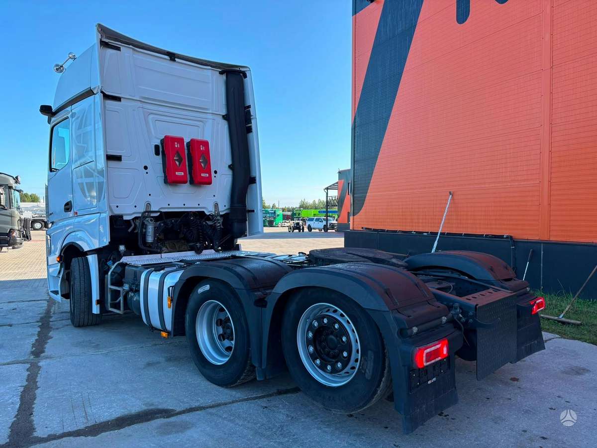 Mercedes-Benz Actros L 2553 6x2, single sleeper