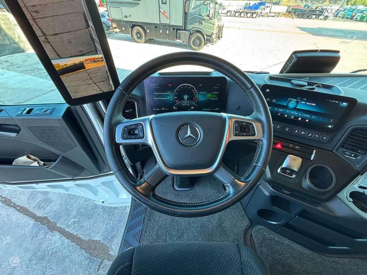 Mercedes-Benz Actros L 2553 6x2, single sleeper