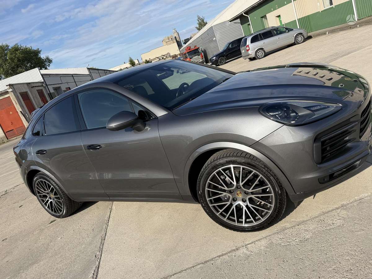 Porsche Cayenne Coupe - 2