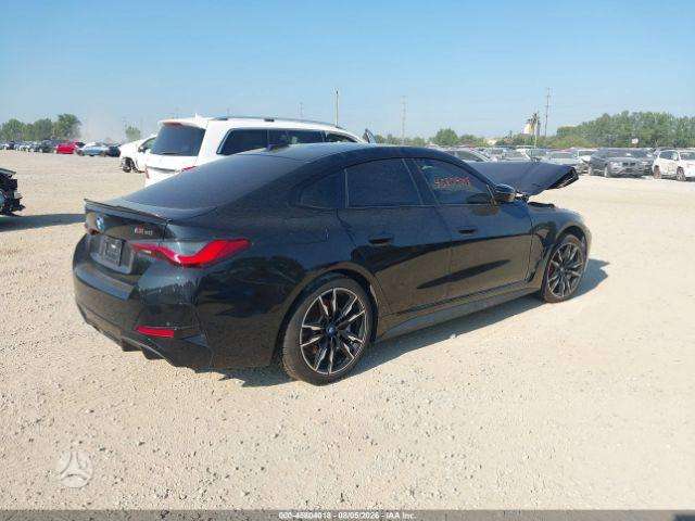 BMW i4, sedanas