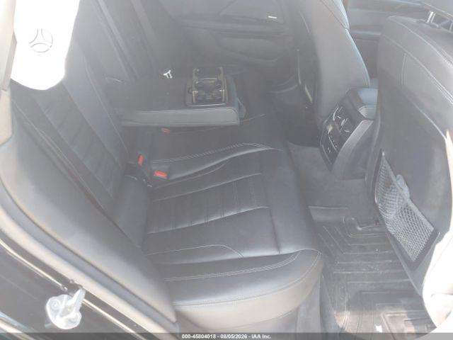 BMW i4, sedanas