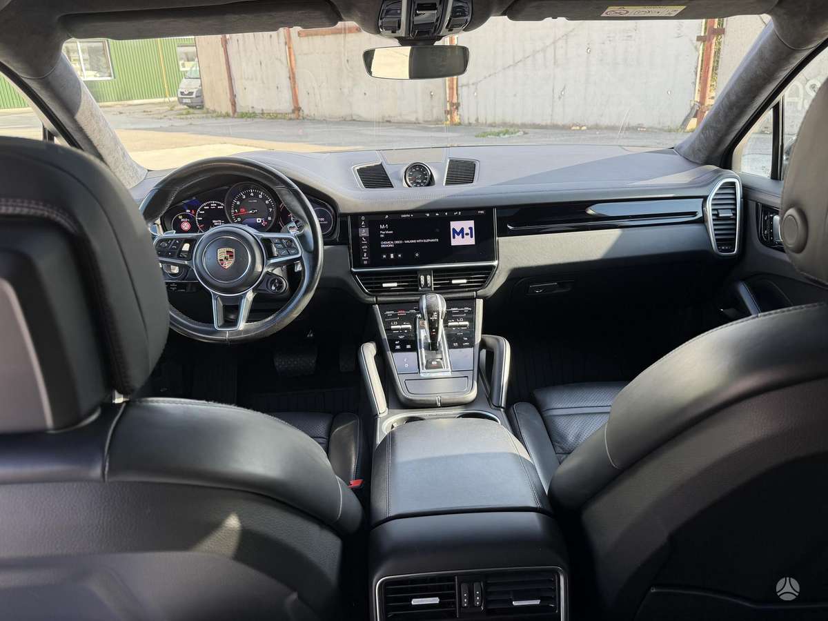 Porsche Cayenne Coupe - 12