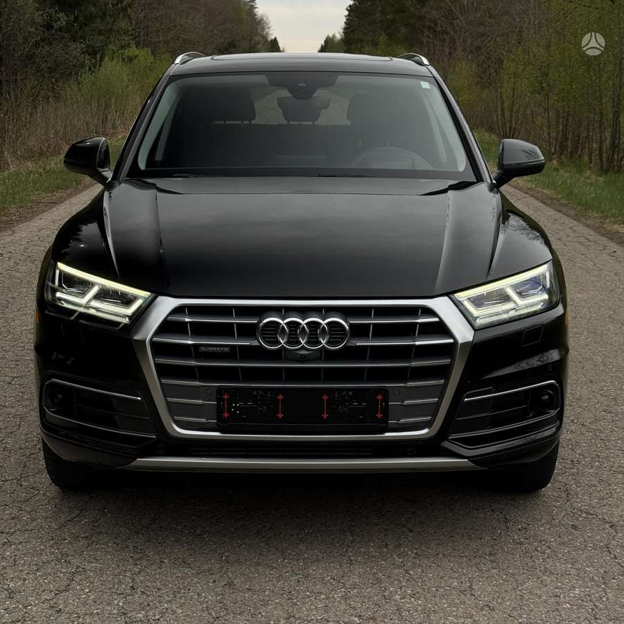 Audi Q5, 2.0 l., off-road / crossover