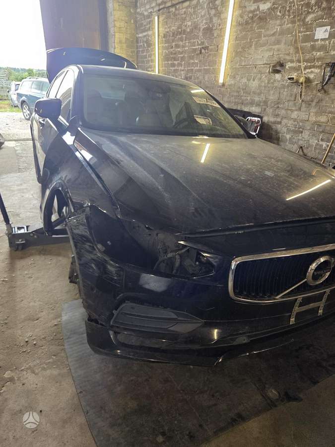 Volvo S90 Dalis siunčiame