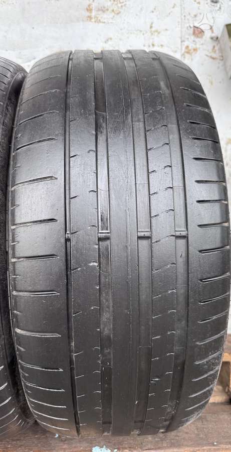 Pirelli P Zero, летние 285/40 R22