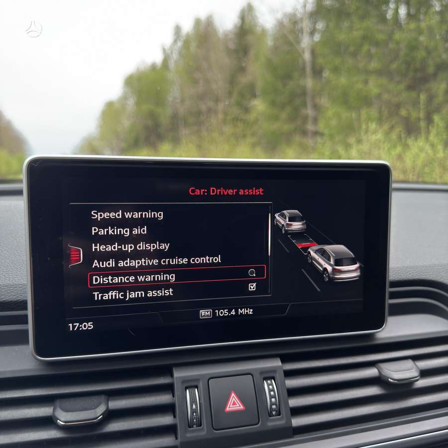 Audi Q5, 2.0 l., off-road / crossover