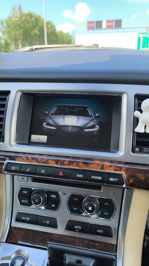 Jaguar XF, 2.2 l., Седан