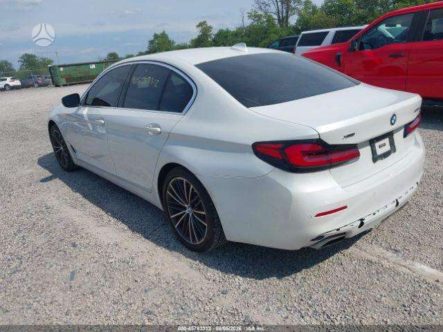 BMW 530, Седан
