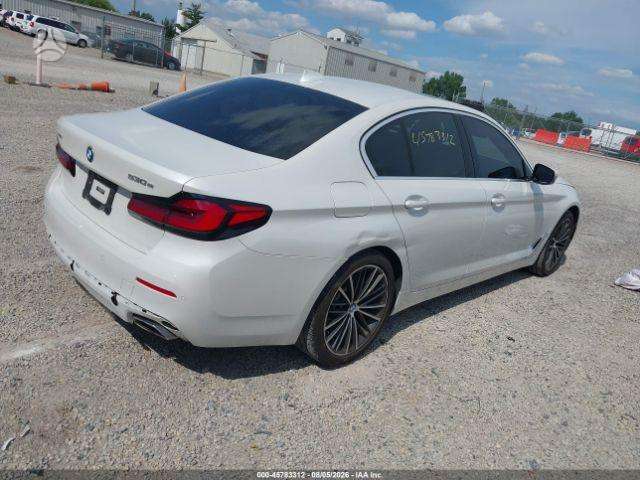 BMW 530, Седан
