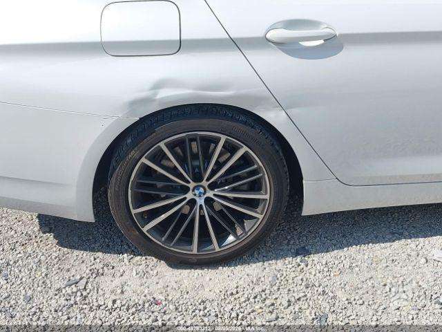 BMW 530, Седан