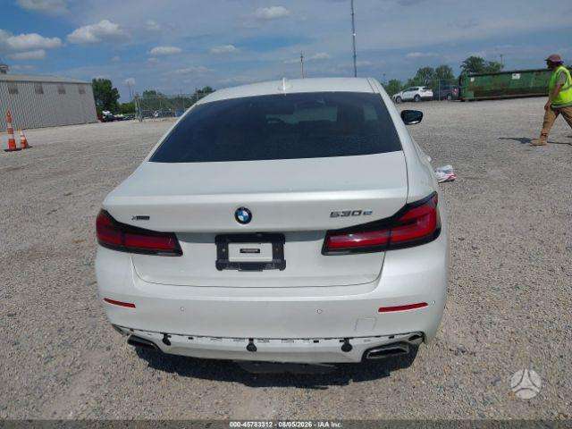 BMW 530, Седан