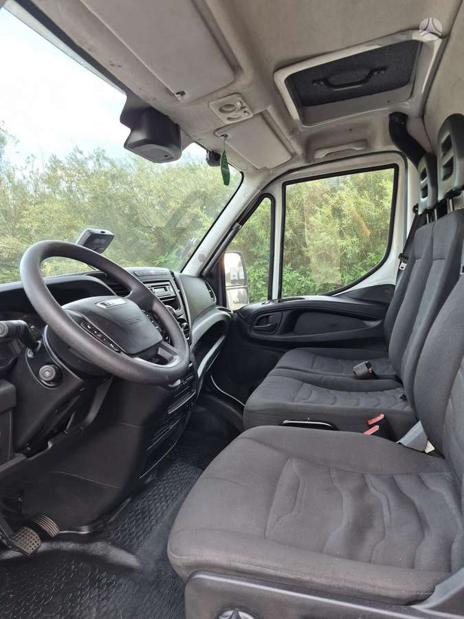 Iveco Daily, bortiniai su užuolaidomis