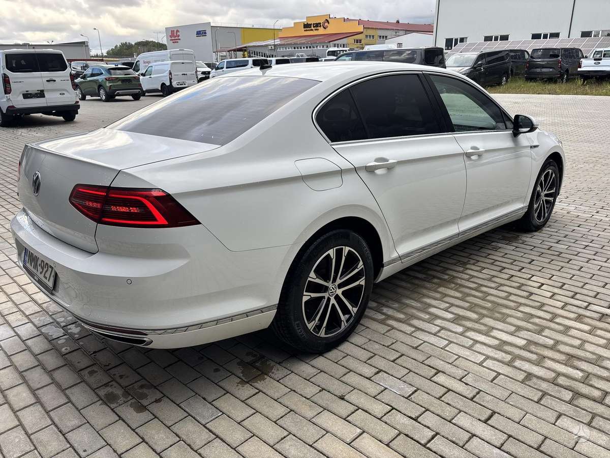Volkswagen Passat - 3