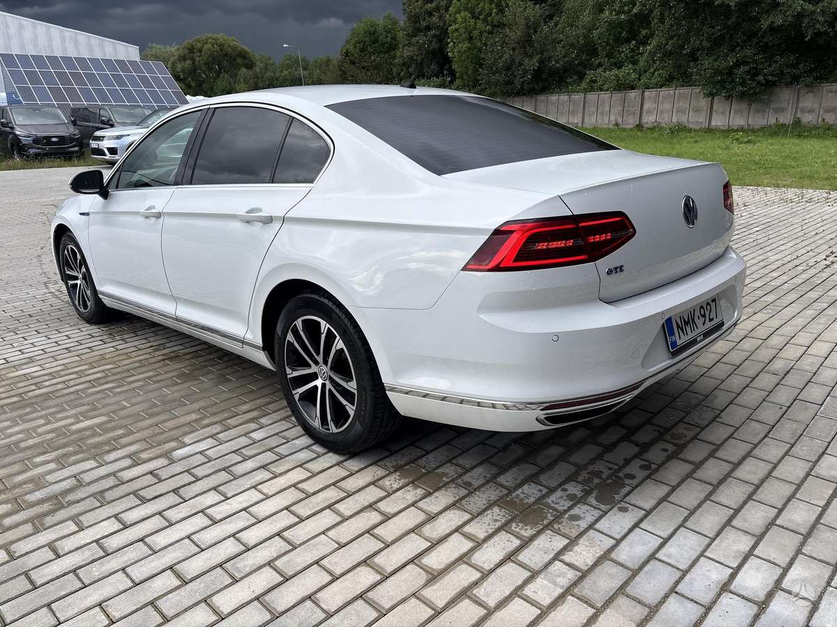 Volkswagen Passat - 5