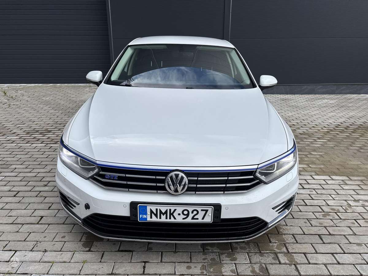 Volkswagen Passat - 8