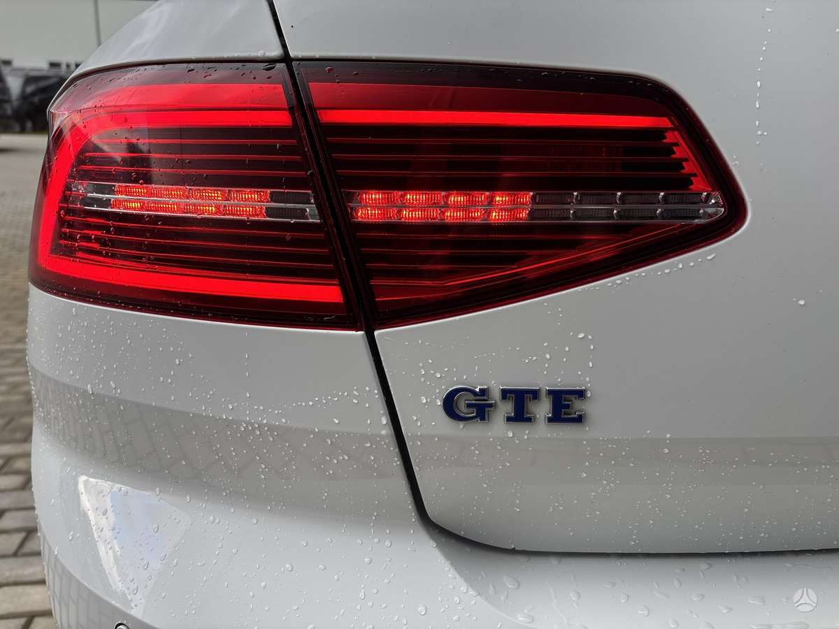 Volkswagen Passat - 11