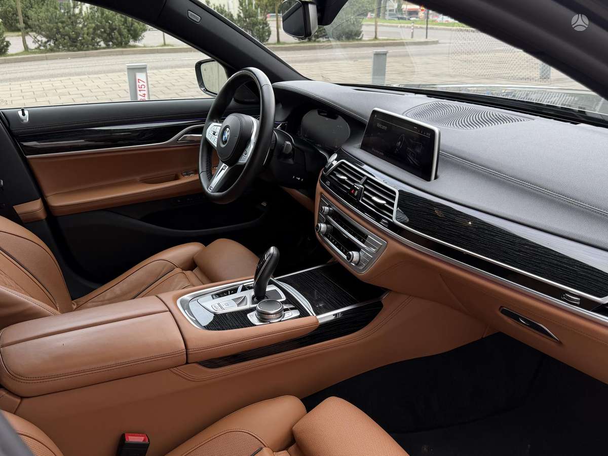 BMW 740, 3.0 l., Седан
