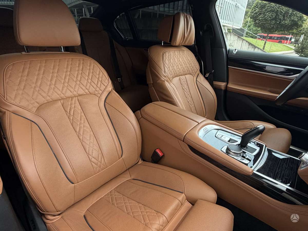 BMW 740, 3.0 l., Седан
