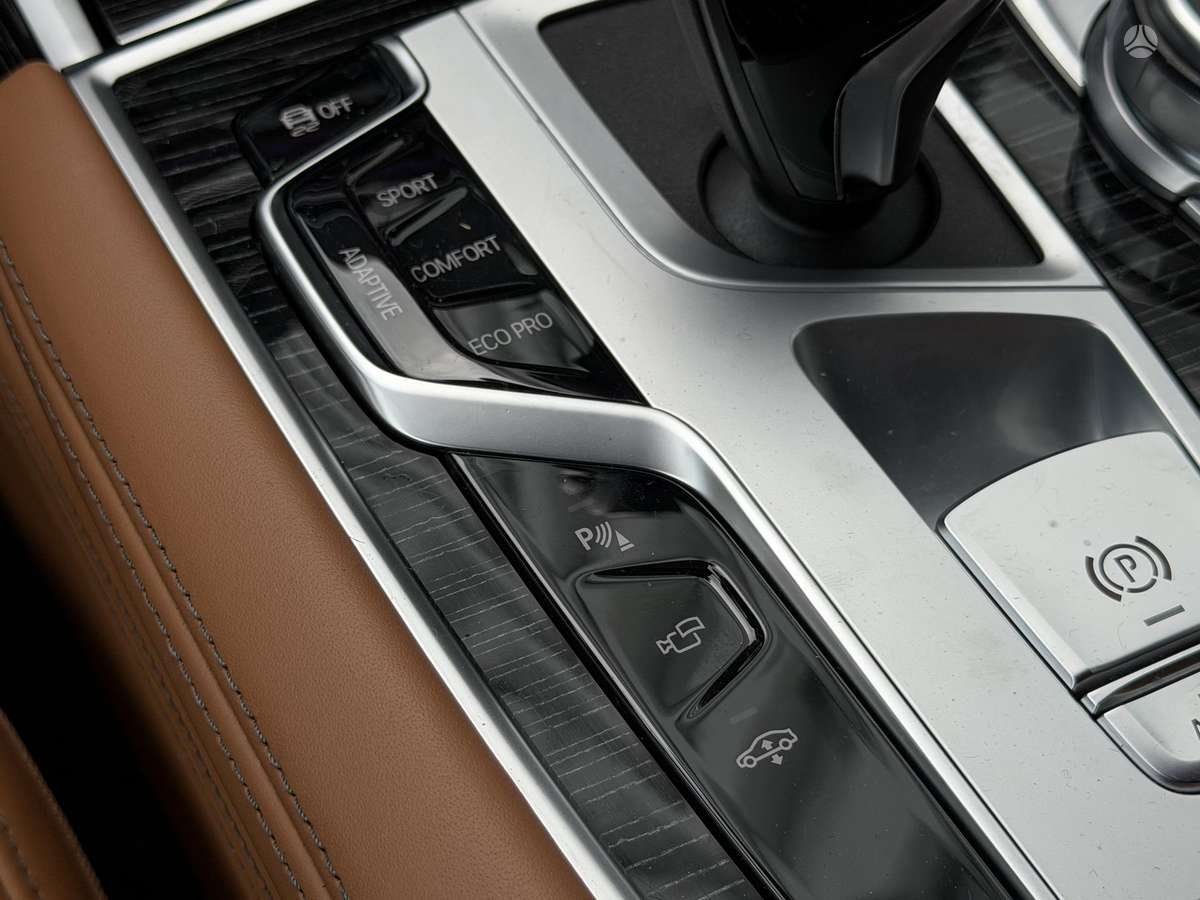 BMW 740, 3.0 l., Седан