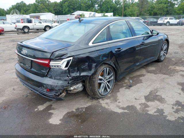Audi A6, Седан