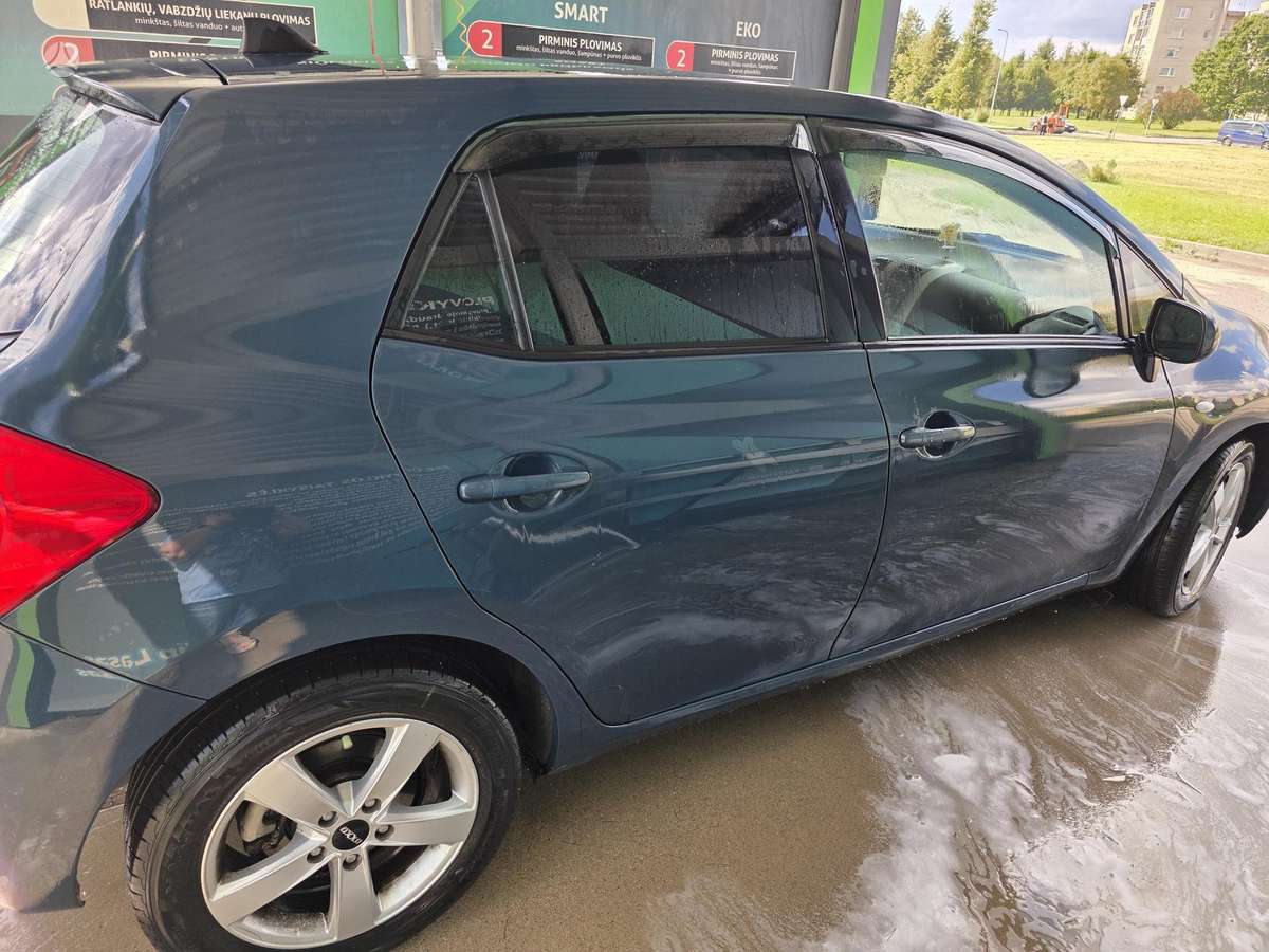 Toyota Auris - 2