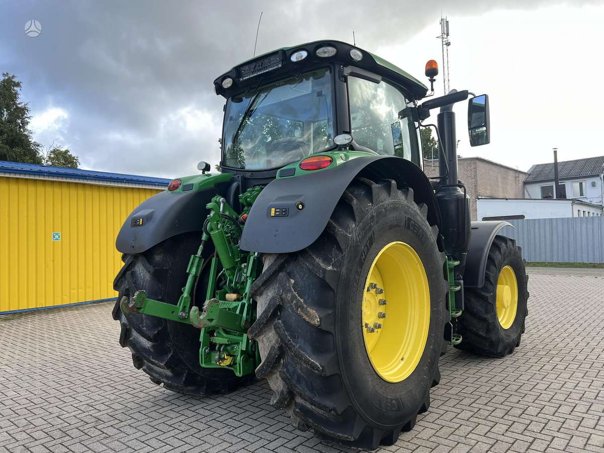 John Deere 6215R, тракторы