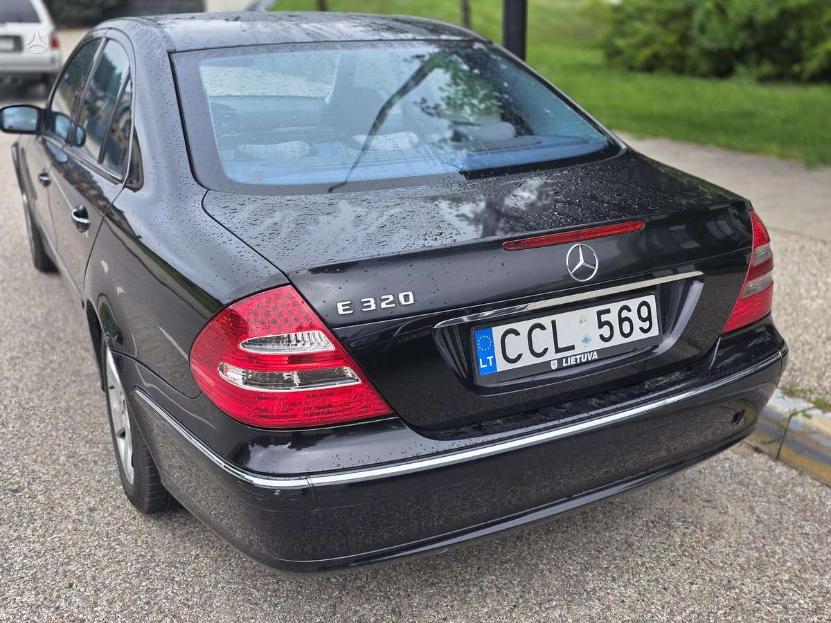 Mercedes-Benz E320, 3.2 l., Седан