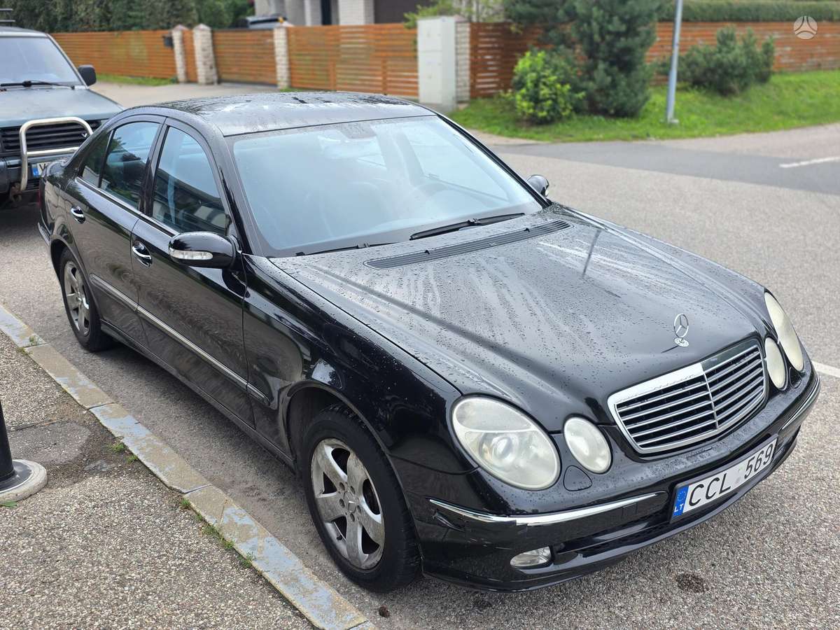 Mercedes-Benz E320, 3.2 l., Седан