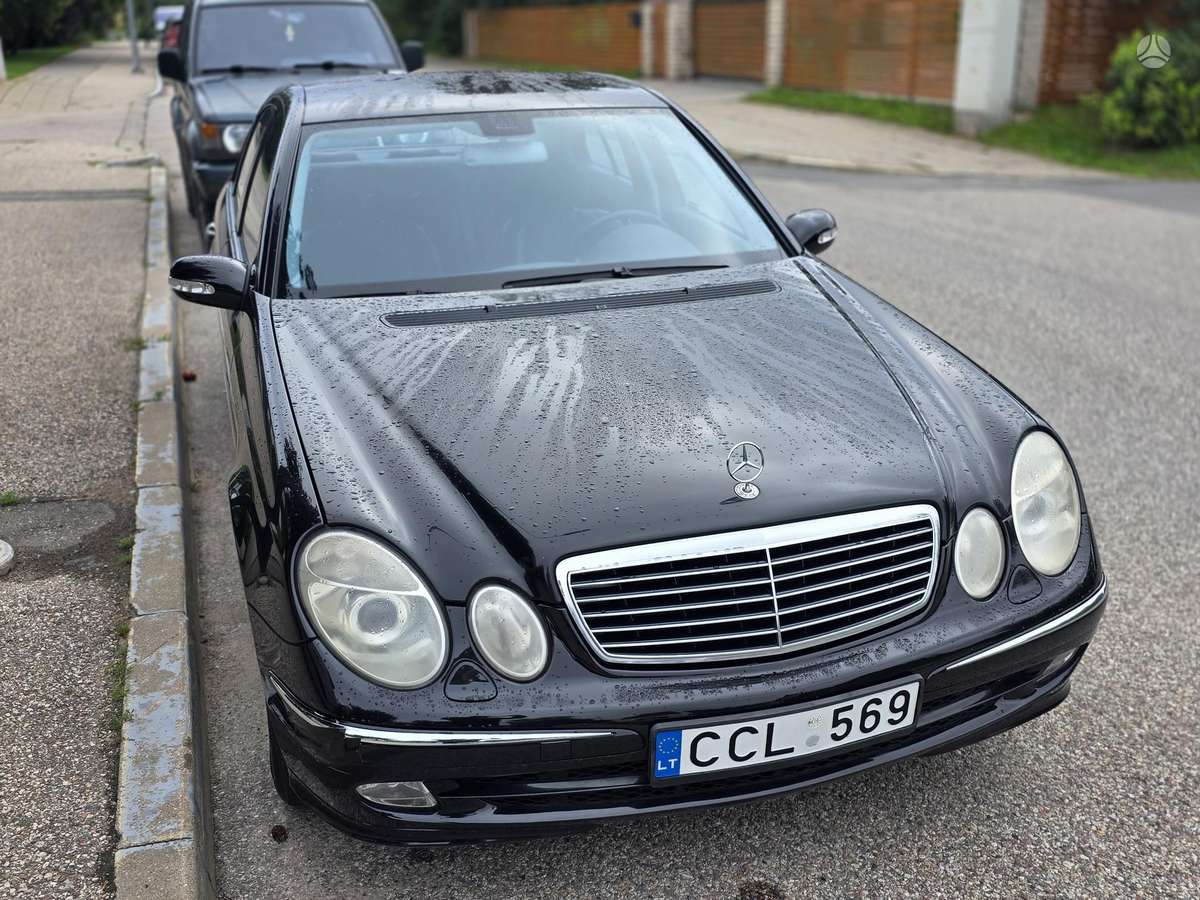 Mercedes-Benz E320, 3.2 l., Седан