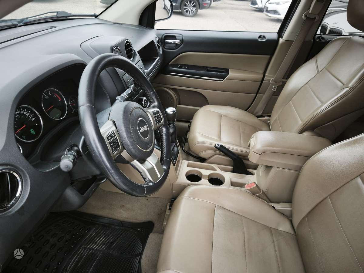 Jeep Compass, 2.1 l., off-road / crossover