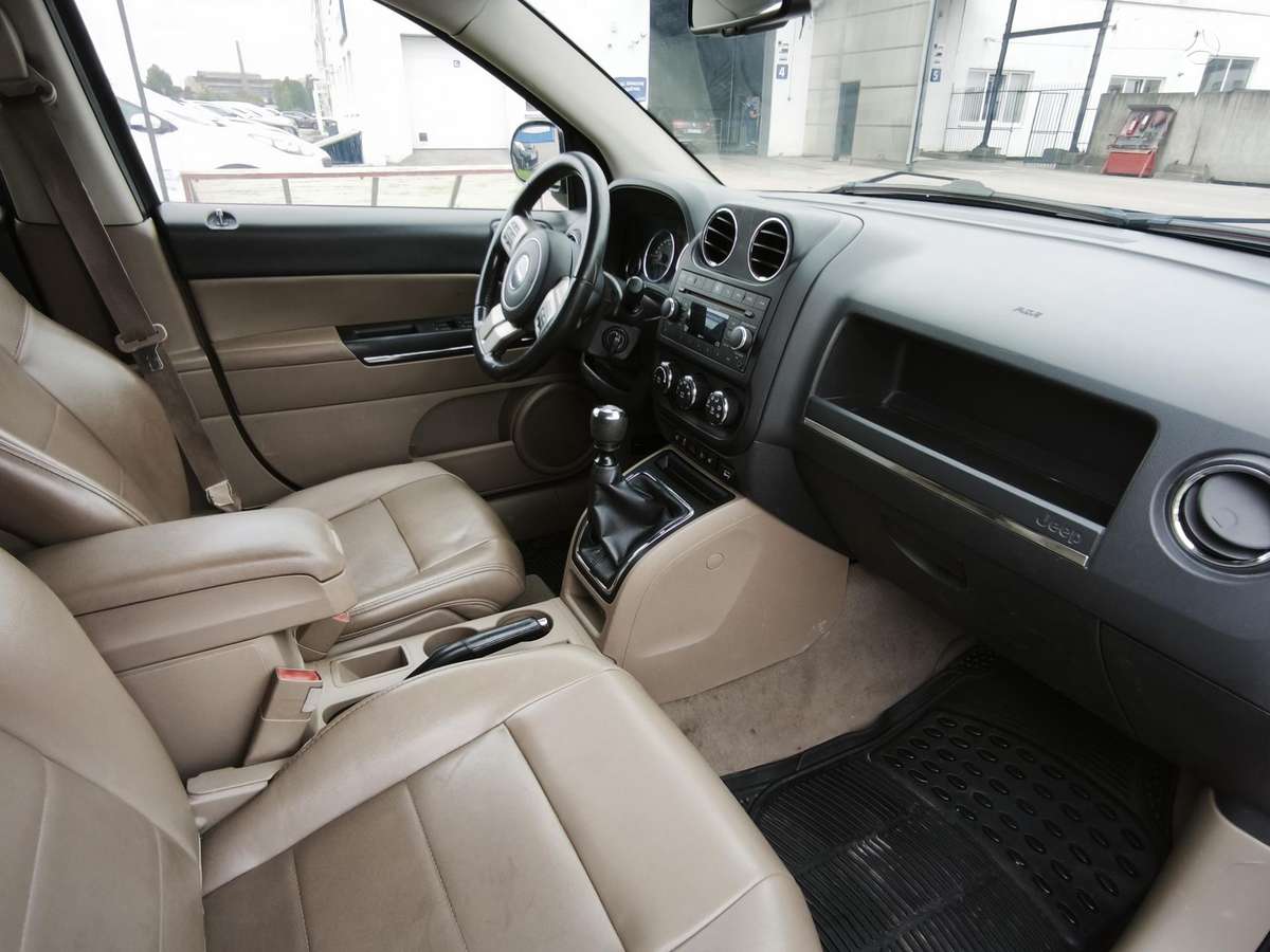 Jeep Compass, 2.1 l., off-road / crossover