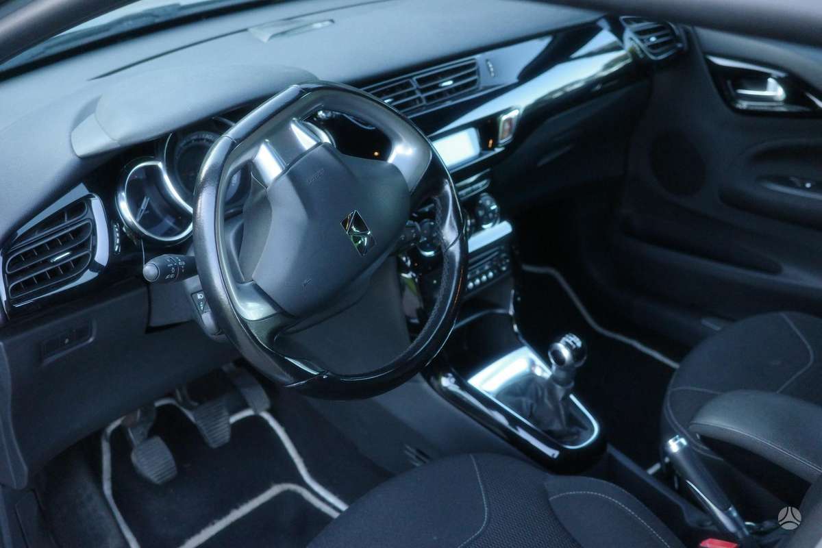 Citroen DS3, 1.2 l., hatchback