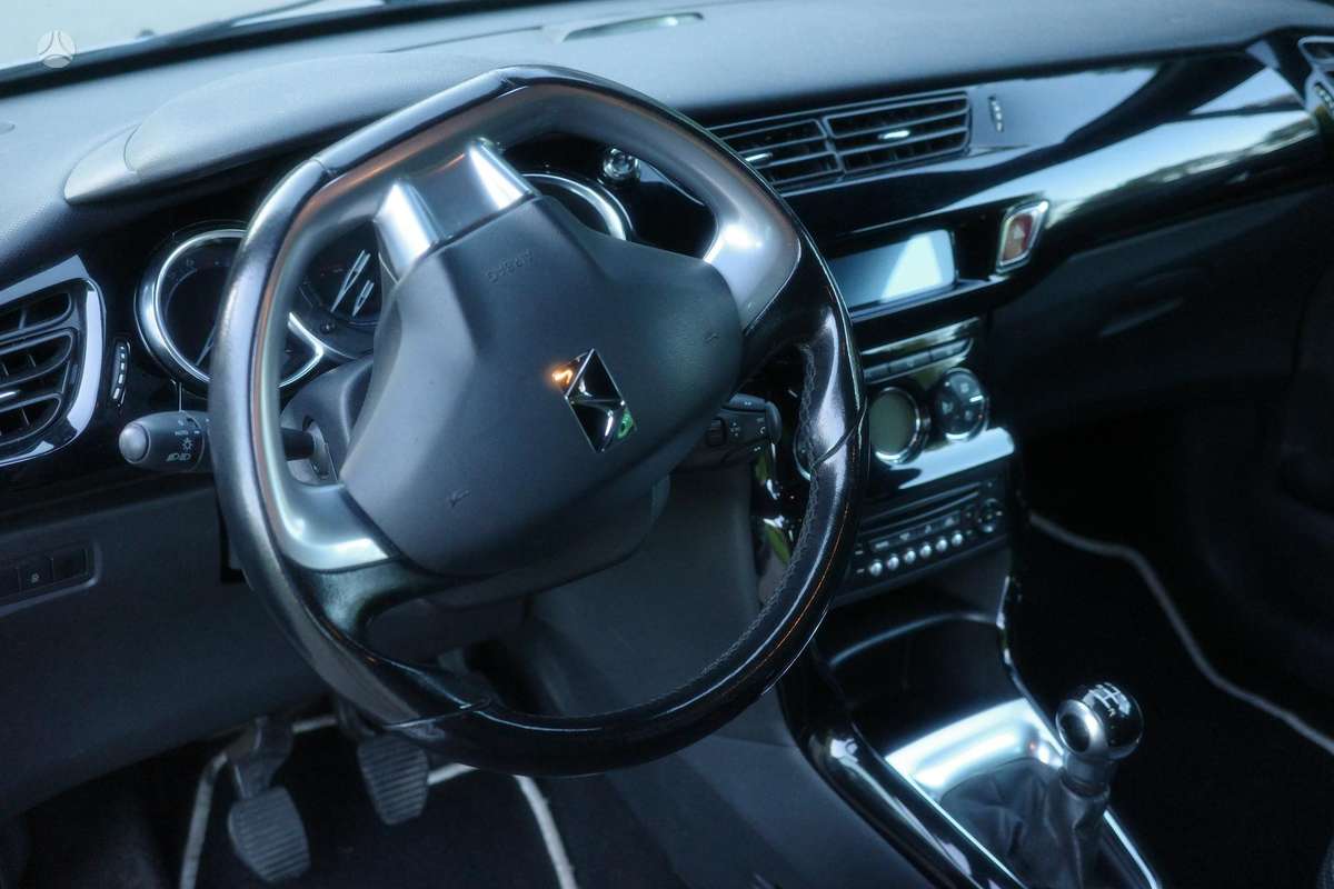 Citroen DS3, 1.2 l., Хэтчбек