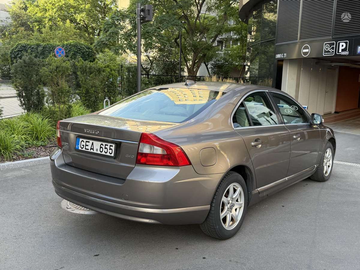Volvo S80, 2.4 l., Седан