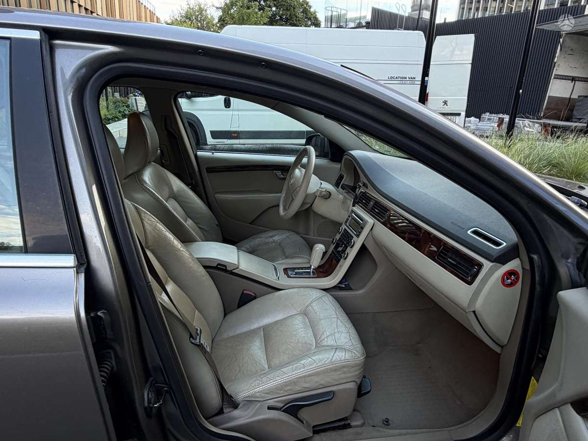 Volvo S80, 2.4 l., Седан