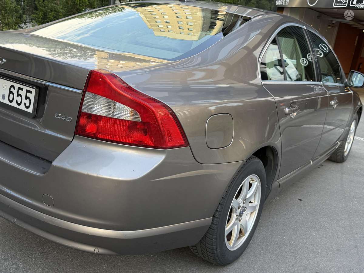 Volvo S80, 2.4 l., Седан