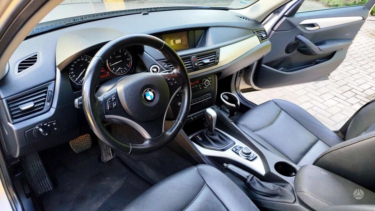 BMW X1, 2.0 l., Минивэн
