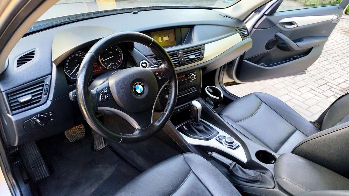 BMW X1, 2.0 l., mpv / minivan