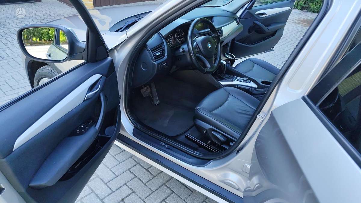 BMW X1, 2.0 l., mpv / minivan