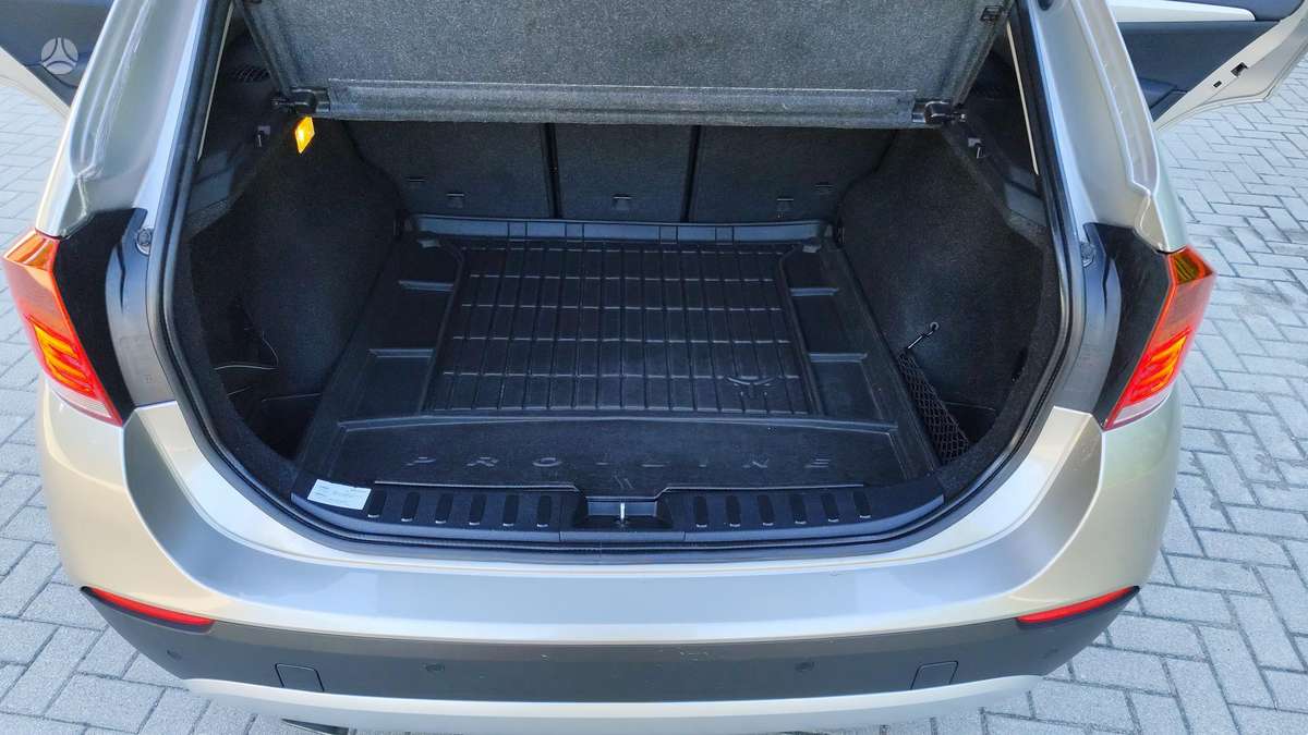 BMW X1, 2.0 l., Минивэн
