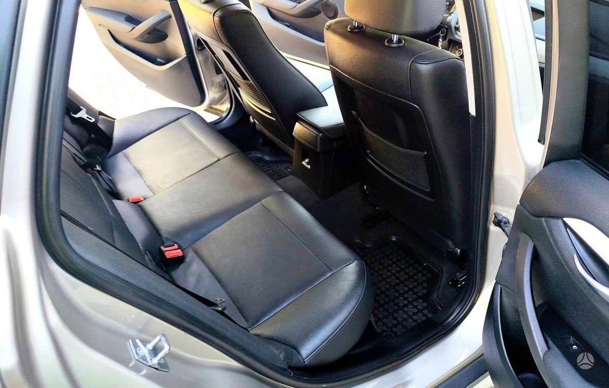 BMW X1, 2.0 l., Минивэн